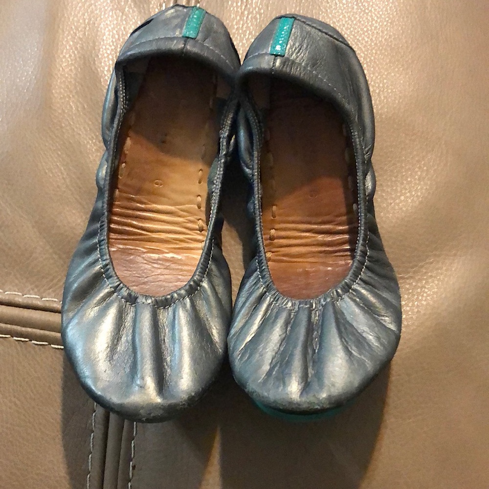 Tieks shoes metallic pewter size 6